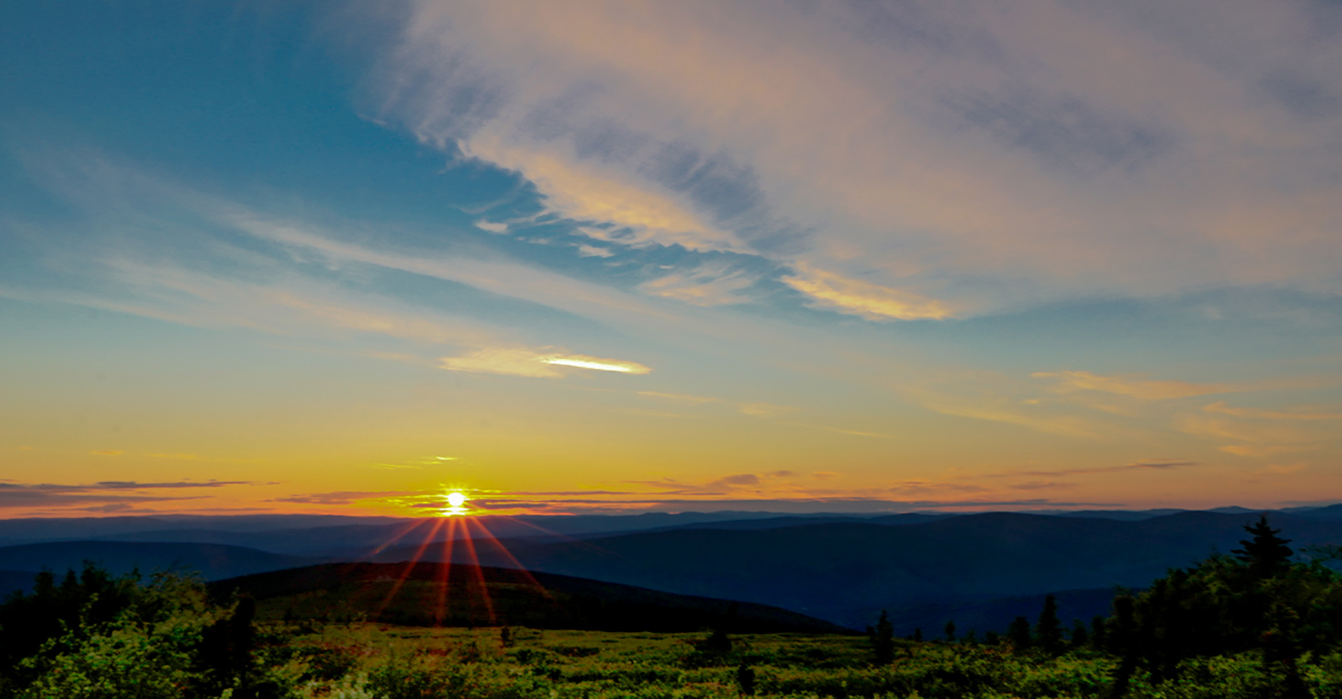 Fairbanks, land of the aurora borealis and the midnight sun Alaska